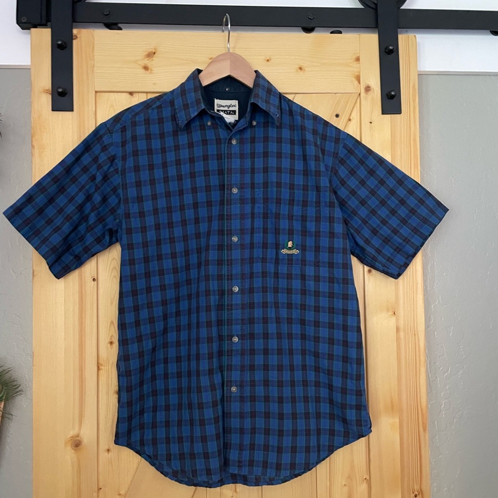 Wrangler Blue and Black Plaid Short Sleeve Button-Down Shirt